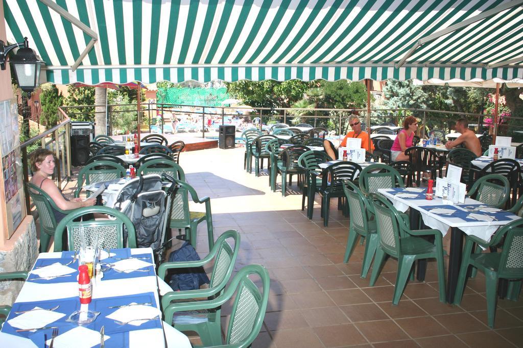 Отель Bahia Park Cala En Porter  Экстерьер фото
